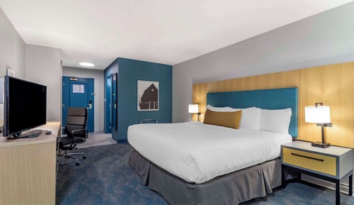 Room, 1 King Bed, Non Smoking, Hot Tub