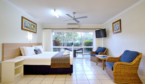Studio Suite (Hibiscus)