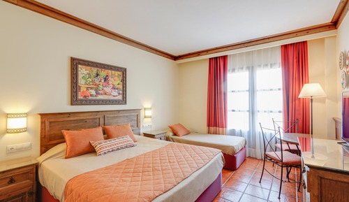 Standard Room, 3 adults (Port Aventura tickets & 1 Ferrari Land ticket) 