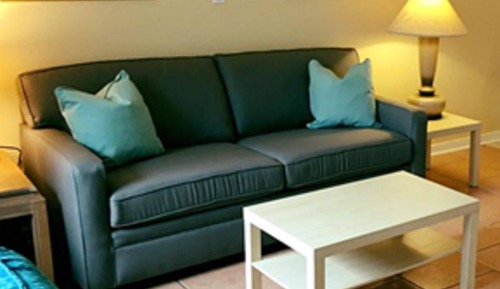 Deluxe 1-Bedroom King Bed w/ Kitchen & Sofa Bed