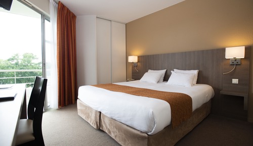 Standard Room, 1 Queen Bed, Non Smoking, Balcony