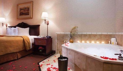 Room, 1 King Bed, Accessible, Non Smoking (Accessible Tub)