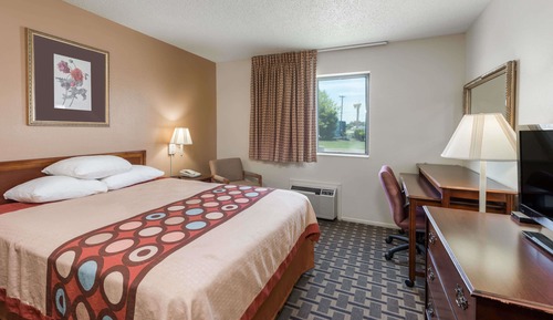 Standard Room, 1 Queen Bed