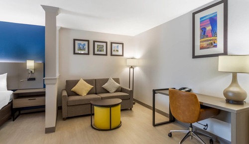 Suite, 1 King Bed with Sofa bed, Accessible, Non Smoking