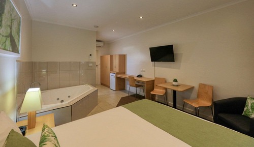 Room, 1 Queen Bed, Non Smoking, Jetted Tub