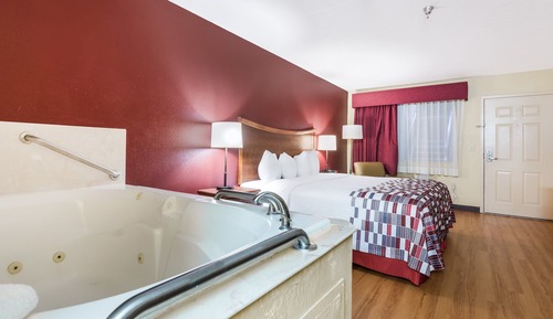 Standard Suite, 1 King Bed, Non Smoking, Jetted Tub