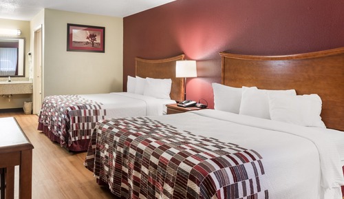 Deluxe Room, 2 Queen Beds, Non Smoking