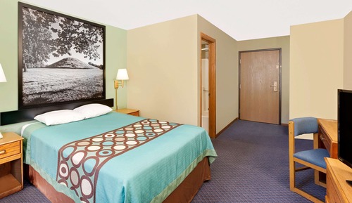 Standard Room, 1 Queen Bed, Accessible