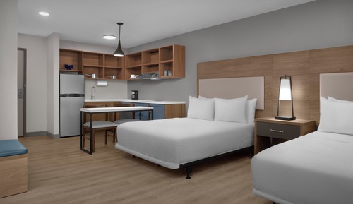 Studio, 2 Queen Beds, Roll-in Shower (Mobility Accessible)