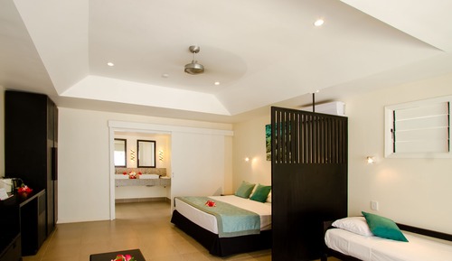 Deluxe Beachfront Bure
