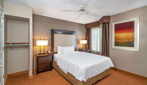 Suite, 1 Queen Bed, Non Smoking