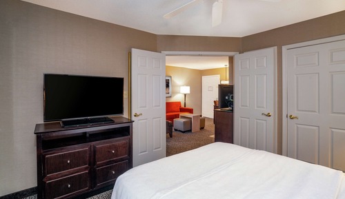Suite, 1 Queen Bed, Accessible (Hearing)