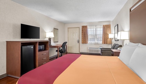 Room, 1 King Bed, Smoking