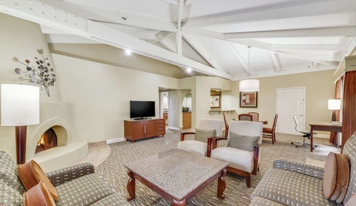 Signature Room, 1 King Bed, Accessible, Bathtub