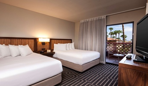 Suite, 2 Queen Beds (Falls Location)