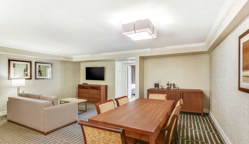 Room, 1 King Bed, Accessible, Bathtub (Mobility & Hearing)