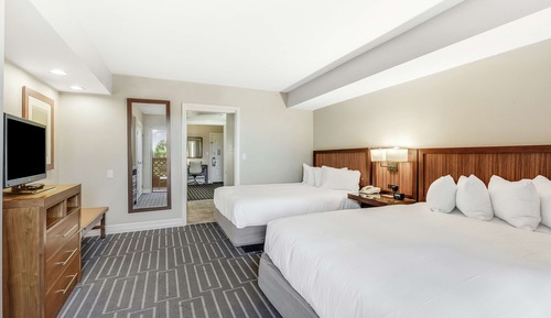 Room, 2 Queen Beds, Mountain View