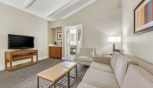 Suite, 2 Queen Beds, Poolside