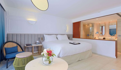 Luxury Twin Room, 1 King Bed, Balcony