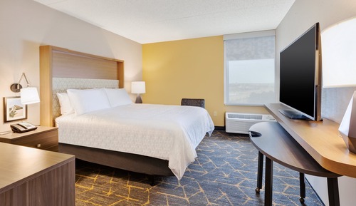 Standard Room, 1 Queen Bed, Roll-in Shower (Communications)