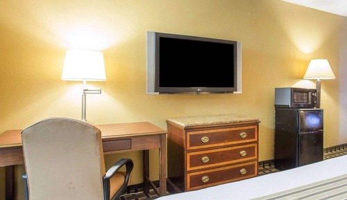 Room, 1 King Bed, Accessible, Smoking