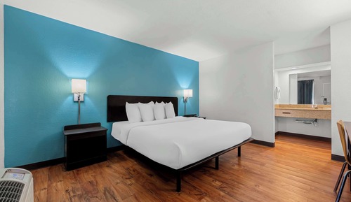 Room, 1 King Bed, Non Smoking