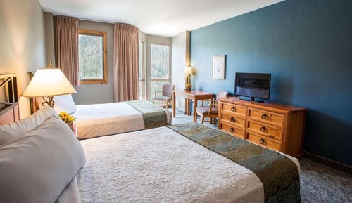 Basic Room, 2 Queen Beds, Mountain View