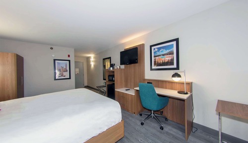 Deluxe Room, 1 Queen Bed