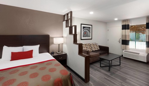Suite, 1 King Bed