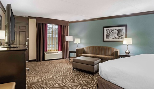 Suite, 1 King Bed, Non Smoking, Jetted Tub