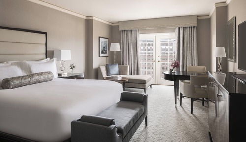 Standard Room, 1 King Bed