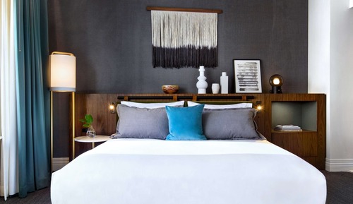 Deluxe Room, 1 King Bed