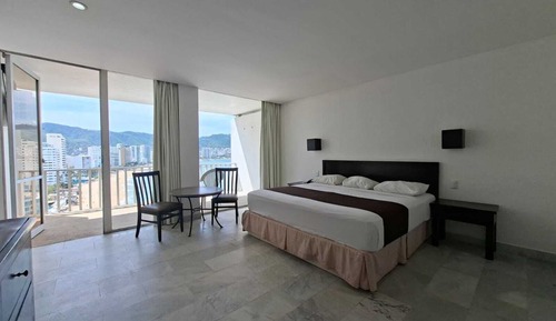 Standard Room, 1 King Bed, Bay View