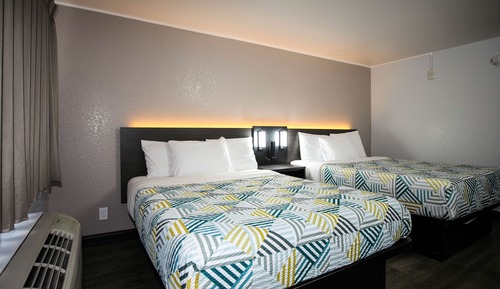 Deluxe Room, 2 Queen Beds, Non Smoking, Refrigerator & Microwave