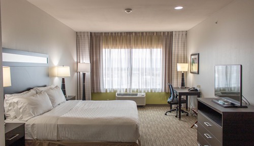 Suite, 1 King Bed, Accessible (Communication Accessible)