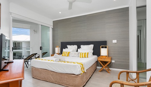 Deluxe Apartment