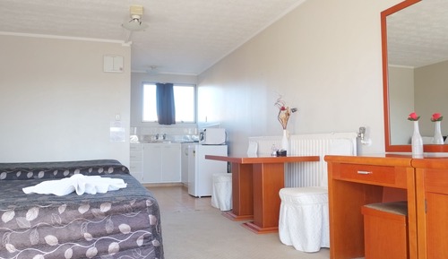 Studio With Spa Bath (2Q)