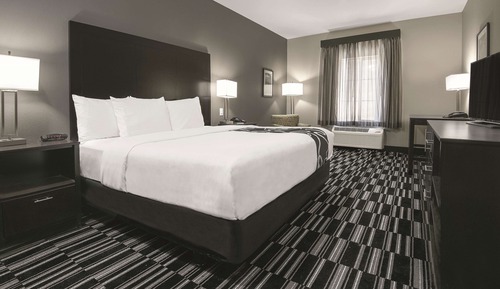 Room, 1 King Bed, Accessible, Non Smoking (Mobility/Hearing Impaired Accessible)