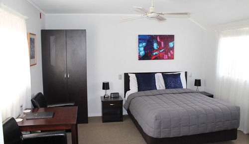 Standard Studio, 1 Queen Bed, Non Smoking, Ensuite