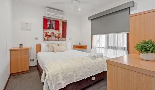 2 Bedroom Studio Inland