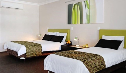 Deluxe Twin Room, Accessible