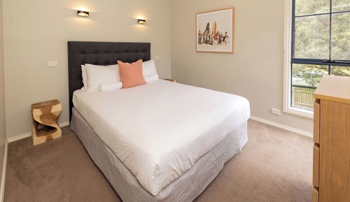 Luxury Four Bedroom Beach House (All Linen Provided - Photos guide Only)