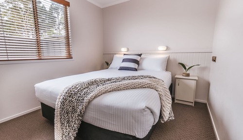 Deluxe Suite, 2 Bedrooms, Non Smoking, Kitchen (Deluxe Waterfront)