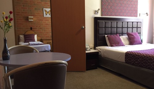 Deluxe Small Family Room 