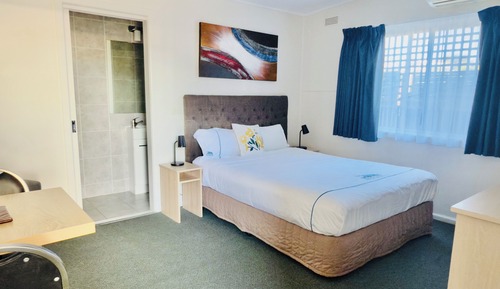 Standard Queen Room