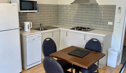 One Bedroom Family Suite with Stovetop (Self Contained)