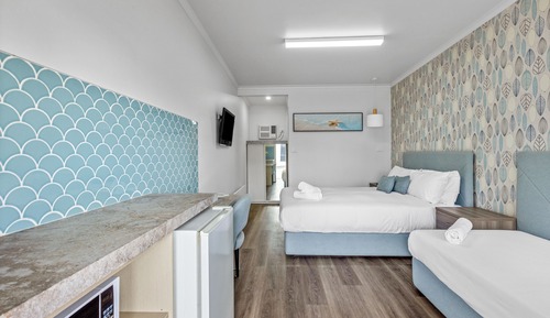 Standard Queen Room