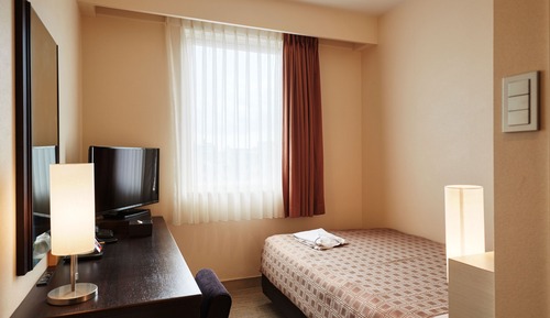 Single Room, Smoking