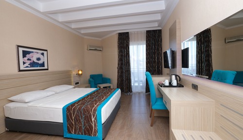 Standard Room with Lateral Sea View
