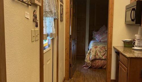 Glenbrook Cottage: Treehouse #6